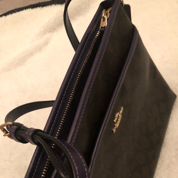 SALE SALE❗️❗️❗️❤️👜Coach Crossbody Bag💞 - Picture 2 of 3